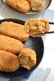 We call this dish korokke and write it コロッケ. Curry Croquettes Curry Korokke Jaja Bakes Jajabakes Com