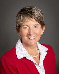 Happy first day to Mandy Eaton, PhD, who joins Memorial Health as its next  president and CEO, following the March 31 retirement of Ed Curtis. Dr.  Eaton comes to central Illinois from