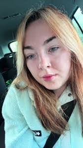 Emma Macklin's Instagram, Twitter & Facebook