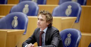 Vanmiddag ging @voorzittermkbnl in gesprek met @vvd'er @bvantwout plus @peterniesink, @doekle_terpstra, @joep_rats, @geertdijks en philip van nieuwenhuizen over wat het #mkb nodig heeft voor herstel. Bas Van T Wout Uit Hoeven Nieuwe Staatssecretaris Sociale Zaken Hij Heeft Het Hart Op De Juiste Plaats Roosendaal Bndestem Nl