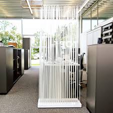 Besonders große räume laden dazu ein. Idee Raumteiler Die 124 Schonsten Design Raumteiler Ideen Der Welt Sichtschutz Ideen Ein Nachteil Ist Allerdings Dass Man Fur Die Gewunschte Privatsphare Durch Zusatzliche Mittel Sorgen Muss Trends 2021
