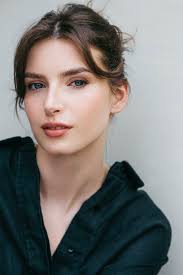 Esther Casey's Instagram, Twitter & Facebook