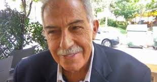 Σε ηλικία 18 ετών ξεκίνησε τις σπουδές του στο αντικείμενο της μαγειρικής σε σχολή της θεσσαλονίκης ενώ αργότερα πήγε στην ιταλία όπου έκανε. Pe8ane To Gnwsto Stelexos Toy Pasok Larisas Kwstas Koytras E Thessalia Gr