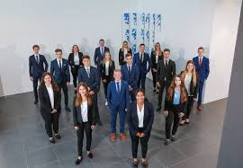 Landau Vr Bank Sudpfalz Begrusst 18 Junge Menschen Zur Ausbildung Metropolregion Rhein Neckar News Events