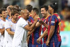 Ronaldinho rolls back the years, hits crossbar. Vernd Nf1uzmum