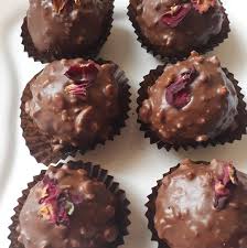 Niwen Chocolat Avec Un Glacage Gourmand Gateauxalgeriens Gateaux Gateau Gateausec Gateaualgerien Noixdecoco Chocolatblanc Food Desserts Breakfast
