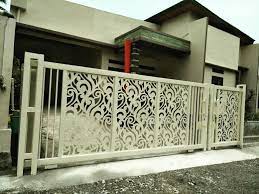 Seperti pagar minimalis di bawah ini, yang selain aman, juga punya nilai estetika. Consist Product Pintu Pagar Minimalis Motif Awan By Facebook
