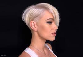 Many women prefer a fluffier top since it leaves an illusion of a fuller hairline, and it also looks like a bob cut. 29 Raddest Short Undercut Bob Haircuts For Women With Thick Hair