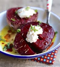 Betteraves Rouges Cuites Au Four Fromage Frais Et Cumin Recette Betterave Rouge Cuite Betterave Cuire Une Betterave