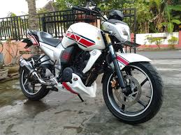 Tampak depan bodi kit yzf r125 plug n play foor bison. Modif Minimalis Yamaha Byson Semakin Putih Iwanbanaran Com