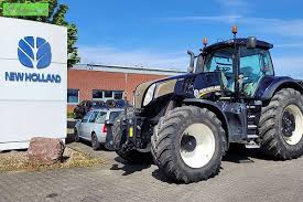 New Holland T8.275 Tractor