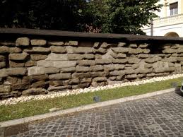 The servian wall is named after the sixth roman king, servius tullius. Ancientromehandbook On Twitter Yes The Servian Walls Were Rebuilt In The 4th C Bc Using Grotta Oscura Stones As This Stretch Is But Some Parts Of The 6th C Bc Walls Are