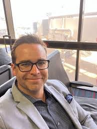 Chris Morphew's Instagram, Twitter & Facebook