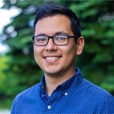 Noe Gil's Instagram, Twitter & Facebook