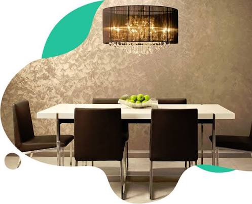 Mur avec peinture nacrée aux reflets dorés et irisés — effet soie décoratif haut de gamme