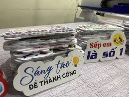 Cửa hàng in hashtag cầm tay chụp hình đẹp, uy tín và chất lượng - Báo Quảng  Ninh điện tử