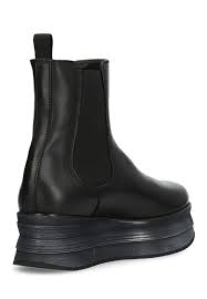 Van klassieke tot aan moderne exemplaren met metallic of lakleer, bij sacha vind je áltijd jouw favoriete paar chelsea boots. Plateau Chelsea Boots Bianca Leder Plateau 5 Cm Von Pantofola D Oro Jetzt Bei Brands4friends Schuhe Leder Boote