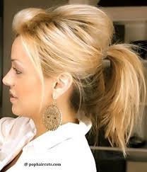 The ponytail is a timeless look which we have all worn once or twice in our lives. Friseur Schnell Mittellanges Haar Frisuren Short Hair Ponytail Cute Ponytail Hairstyles Hair Styles