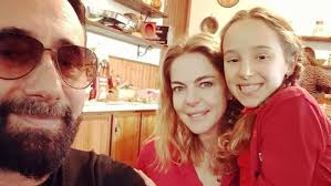 Nella giuria era presente anche gianni boncompagni. Claudia Gerini E Federico Zampaglione Insieme A Natale Parte Di Un Progetto D Amore