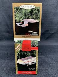Kirk proudly (but oh so coolly) sitting in his captain's. 2pc Star Trek Christmas Ornament Set A Proctor Auctions