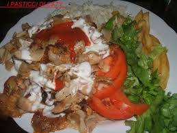 Tra le alternative possiamo suggerirvi di condire il farro con tonno, pomodorini, mais e olive, un filo d'olio extravergine d'oliva, sale aromatico e qualche bella foglia di. Piatto Kebab Fatto In Casa