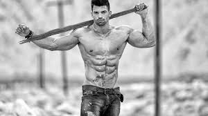 a fitness model bodybuilding physique