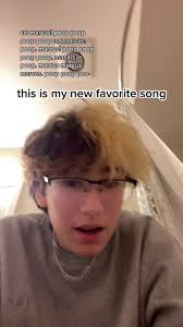 i had so much trouble closed captioning this for no reason  #OverShareInYourUnderwear #AirPodsJUMP #poop