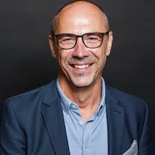 Zusammen mit Nicolas habe ich heute nicht nur interessante Vorträge  besucht, sondern auch gezielt mit Microsoft-Experten gesprochen, um einige  offene Fragen zu klären.