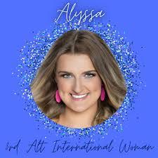 Regina Laughlin's Instagram, Twitter & Facebook