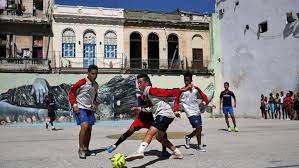 Descarga fotos de adolescentes jugando. El Futbol Como Gancho Para Implicar A Los Ninos De La Habana En La Comunidad 14ymedio