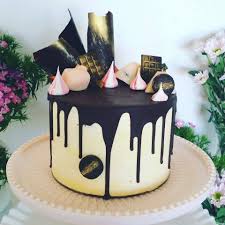 1 Tier Black And Gold Drip Cake Drip Cake Black Drippy Cakes Drip Cakes Cake