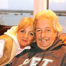 Joe Chisholm's Instagram, Twitter & Facebook