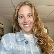 Heather Deaver's Instagram, Twitter & Facebook