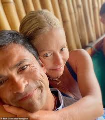 Jun 04, 2021 · last month, kelly ripa inked the date 5.1.96 on the inside of her elbow in honor of her 25th wedding anniversary — and husband mark consuelos recently told people that he's a big fan of her. Kelly Ripa Unveils New Tattoo Tribute In Honor Of Her 25th Wedding Anniversary To Mark Consuelos Aktuelle Boulevard Nachrichten Und Fotogalerien Zu Stars Sternchen