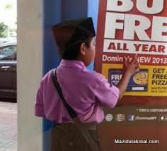 Mazidul akmal sidek yang sudah lama tidak muncul di kaca tv selepas dia diserang angin ahmar sejak 3 tahun lalu. Mazidul Akmal Sidik S Blog Page 68