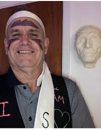 Who can recommend a handyman for hanging a heavy wall shelf and moving  furniture?