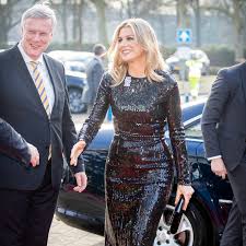 She studied in northlands school, in argentina. Maxima De Holanda Deslumbra Con Un Vestidazo De Lentejuelas De Nina Ricci En La Gala Navidena De La Musica