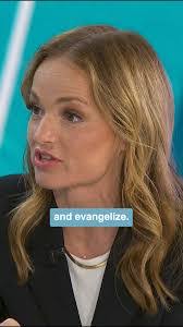 Kendra Dean's Instagram, Twitter & Facebook