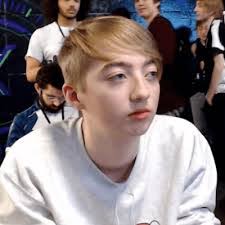 Alex Rust's Instagram, Twitter & Facebook