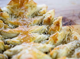 Have Fun With Your Puff Pastry And Create This Savory Christmas Tree Spinach Puff Pastry Puff Pastry Appetizers Christmas Tree Baking