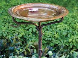 Measuring in at 7 x 11.5 x 13 inches and weighs only 1.4 pounds. The Best Bird Bath You Can Buy