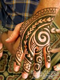 Tribal designs are often used, as are basic symbols found across all forms of tattoo art. Pin By Sherita On Art And Ink Tribal Henna Designs Tribal Henna Henna