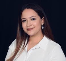 Laura Oren's Instagram, Twitter & Facebook