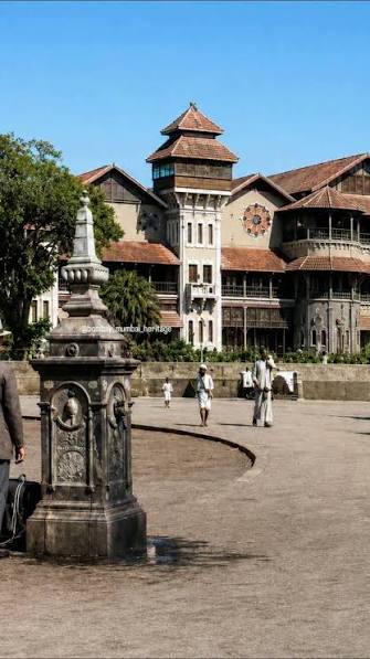 Story time : 📍Samudra Mahal, Worli. Long before Worli became a skyline of glass and steel, this stretch of land by the sea belonged to royalty. In 1886, a boy barely ten