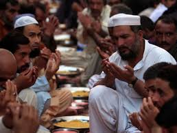 Bicara buka puasa, ada doanya. Doa Buka Puasa Hadist Keutamaan Bahasa Arab Latin Artinya
