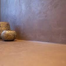 Naturlicher Mineralputz Im Bad Und Dusche Fugenlose Dusche Putz Lehmputz