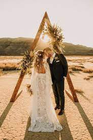 Intimate Las Vegas Desert Wedding In The Jean Roach Dry Lake Bed Junebug Weddings Las Vegas Wedding Photos Desert Wedding Dress Desert Wedding