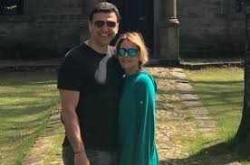 Η τζένη μπαλατσινού και ο βασίλης κικίλιας στον γάμο τους eurokinissi. Basilhs Kikilias Tzenh Mpalatsinoy Agkalia Erwteymenwn Sto Instagram Eirinika Gr