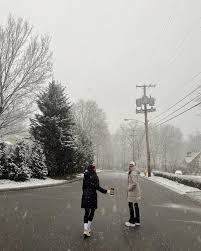 ❄️🥂🎄🏈⛷️🥳🌊🐶