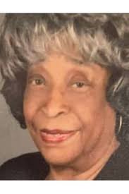 Mamie Lester's Instagram, Twitter & Facebook